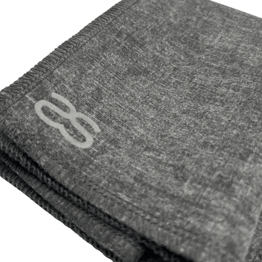 Gray cloth with logo, screenshot from June 12, 2025.