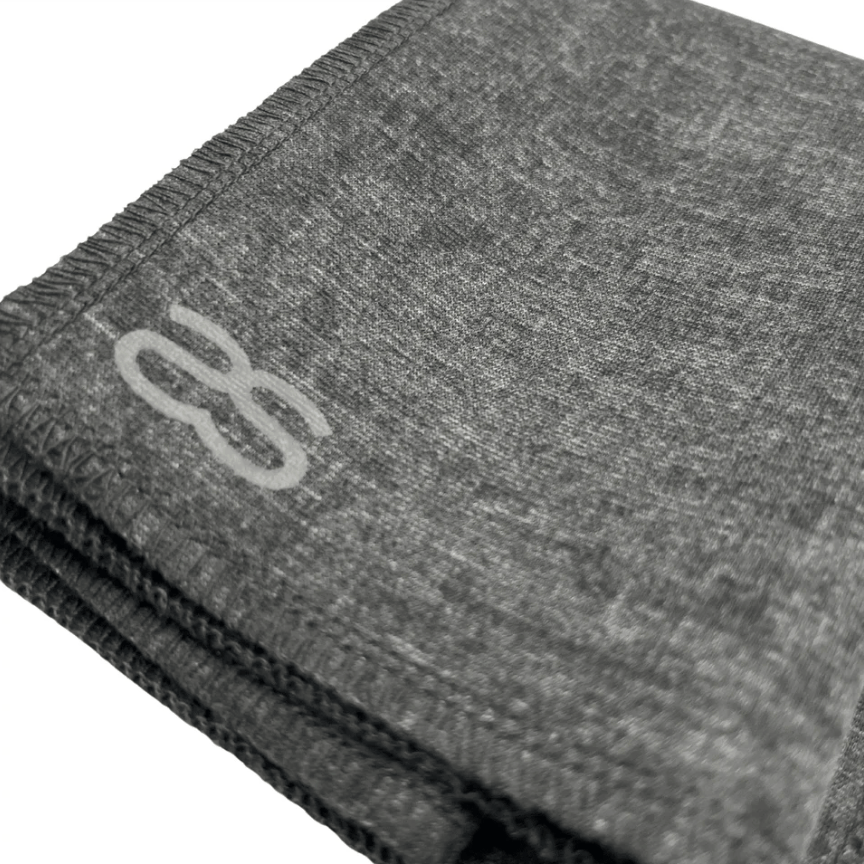 Gray cloth with logo, screenshot from June 12, 2025.