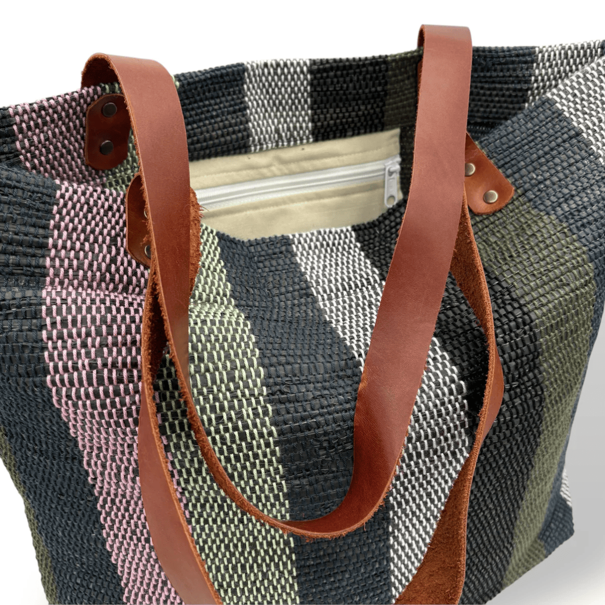 Striped tote bag with leather handles - Screenshot 2025