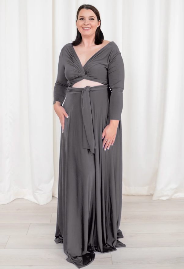 Woman in gray maxi dress, screenshot from September 4, 2025.