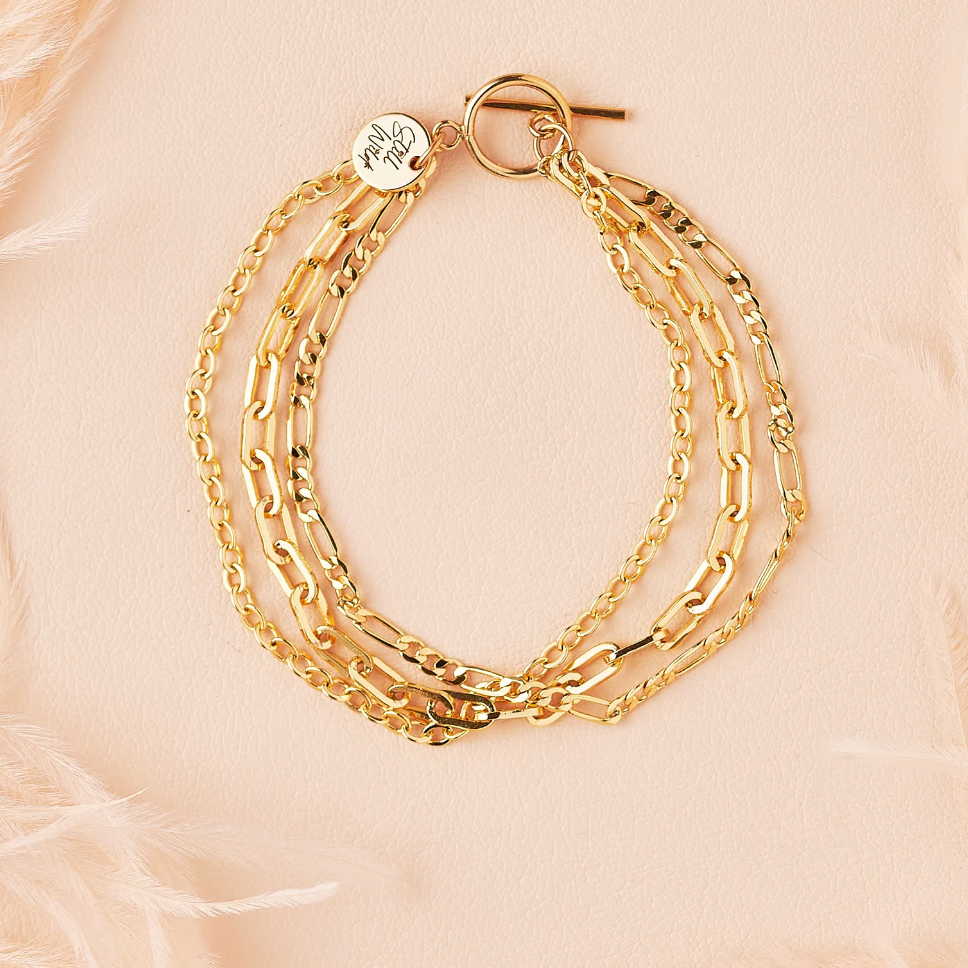 Gold layered chain bracelet, screenshot from 2025.