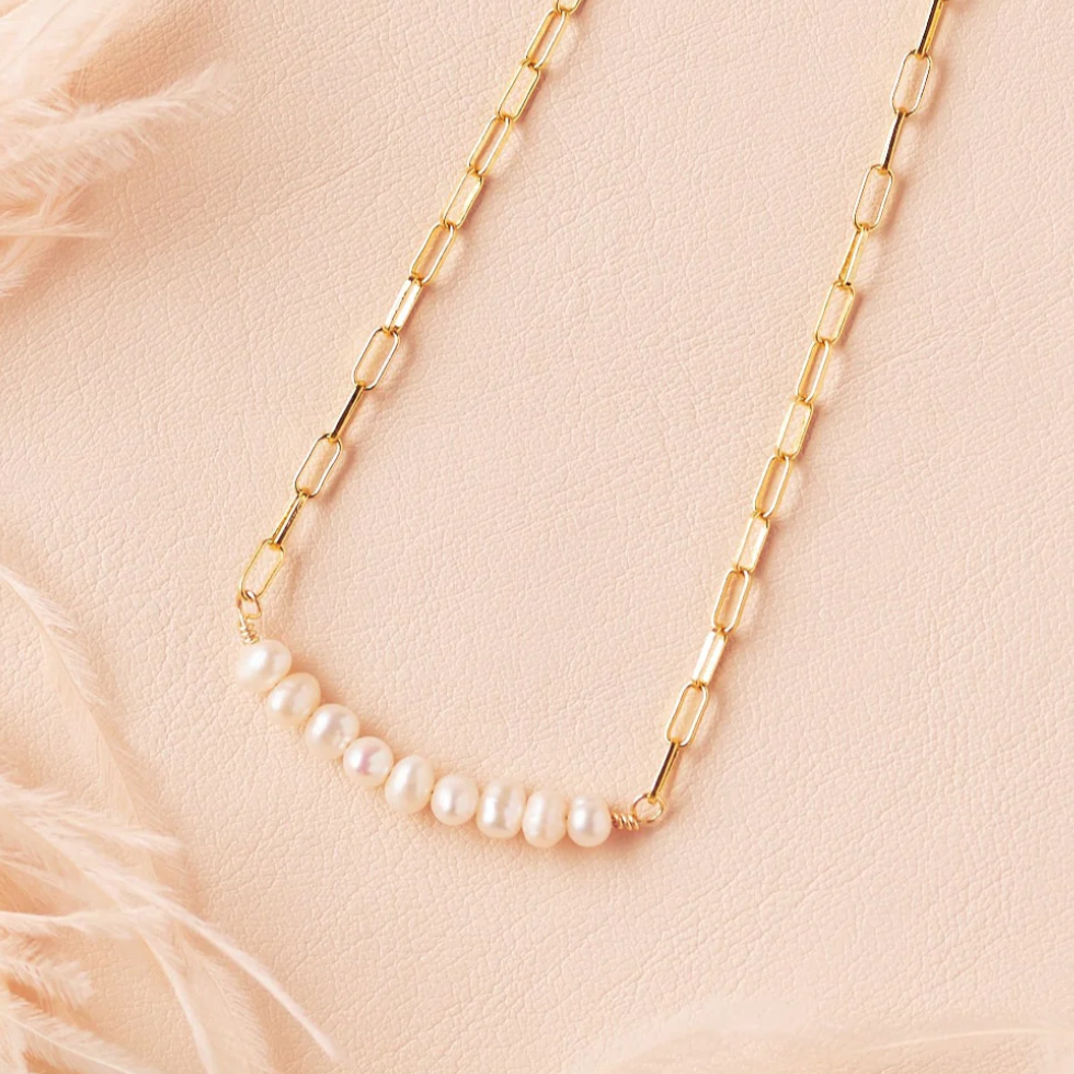 Gold and pearl necklace, screenshot from September 4, 2025