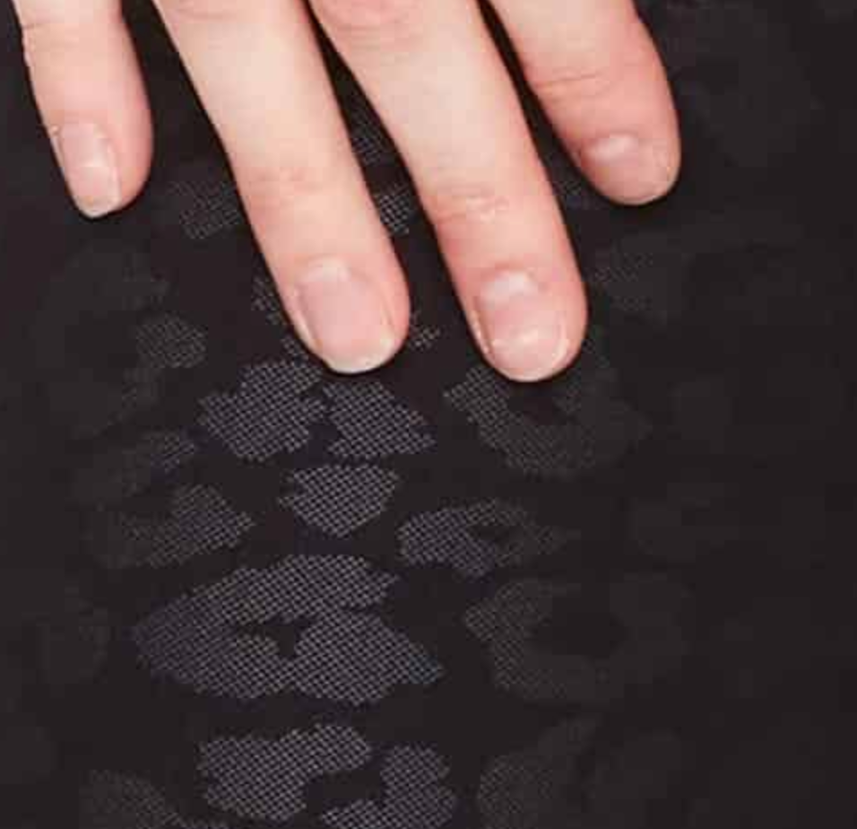 UP! KENYA Techno Petal-Slit Ankle Pants