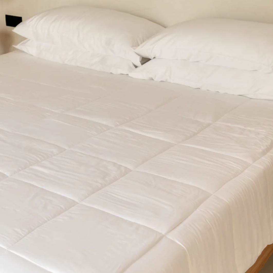 AEPTOM Organic Bamboo Sateen Comforter