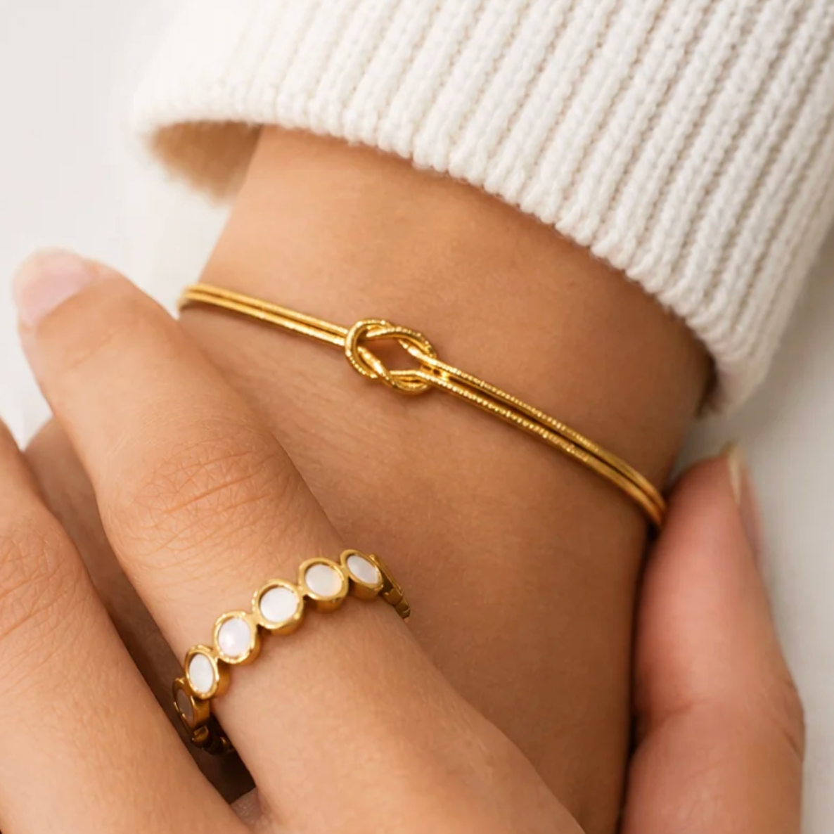 Sunbalm Jewelry - INFINITY KNOT Bracelet