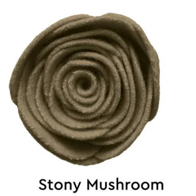 STE.MARG.SCOT - The Woollen Flower Brooch RANUNCULUS