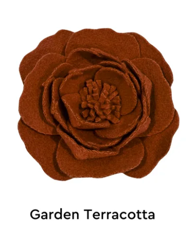 STE.MARG.SCOT - The Woollen Flower Brooch PEONY
