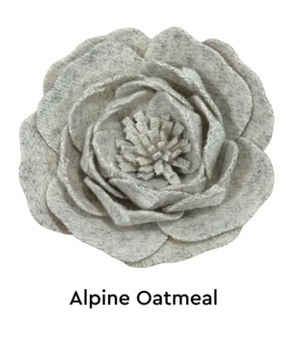 STE.MARG.SCOT - The Woollen Flower Brooch PEONY