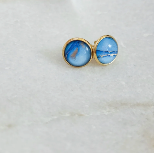 Blue and gold earrings, screenshot from September 1, 2025.