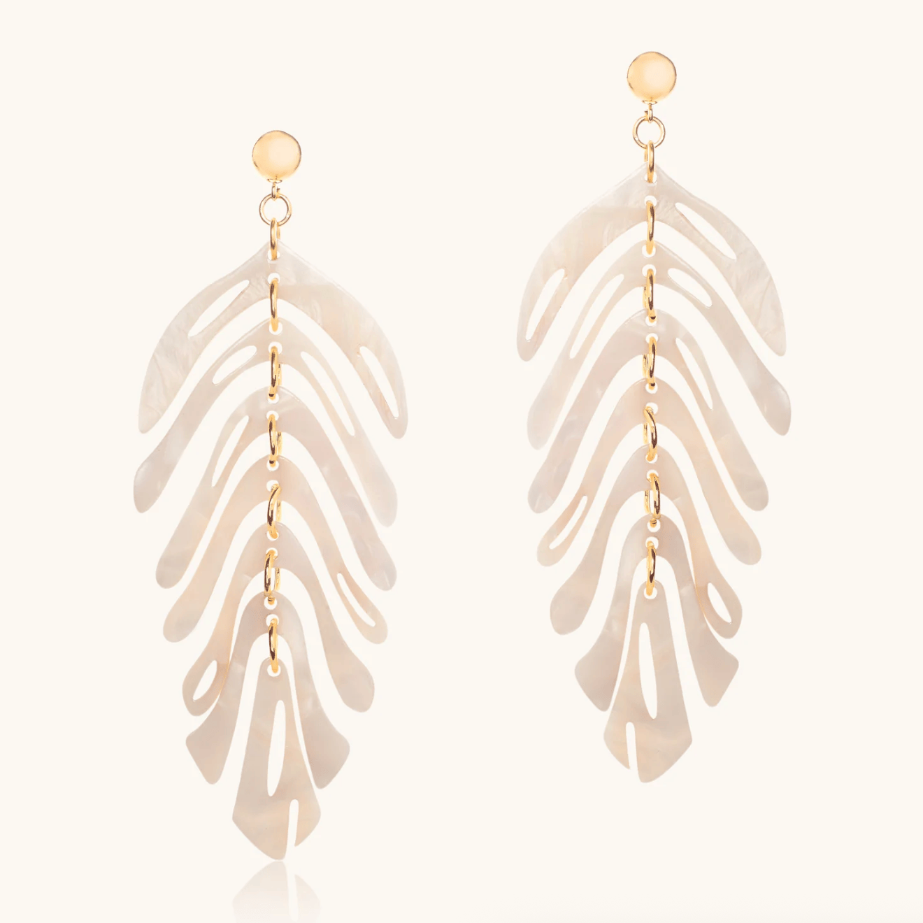 Leaf-shaped earrings, screenshot from Sept 15, 2025