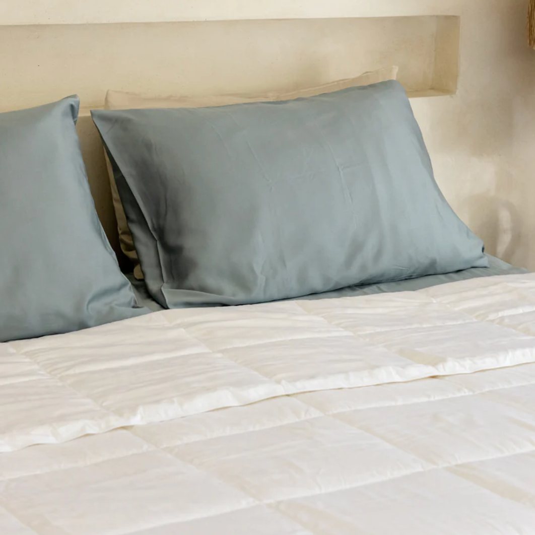AEPTOM Mulberry Silk-Filled Duvet Insert