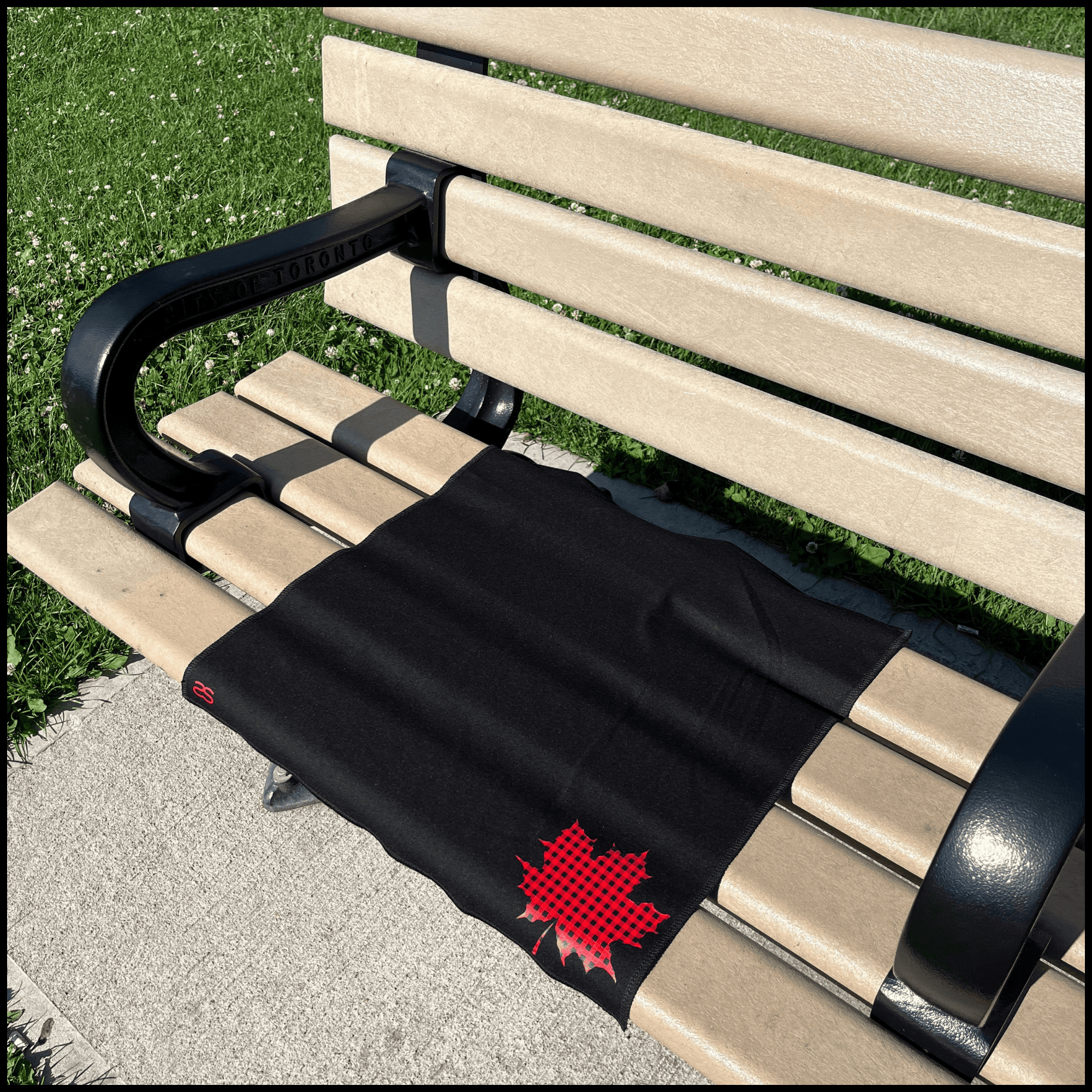 SeatSquare CANADIAN BUFFALO PLAID + Velvet Carry Pouch