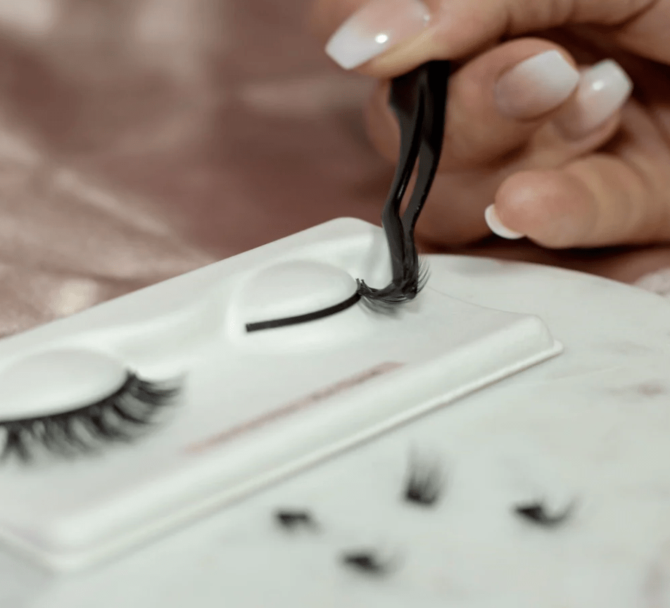 QMBeautique Magnetic Precision Lash Tweezers