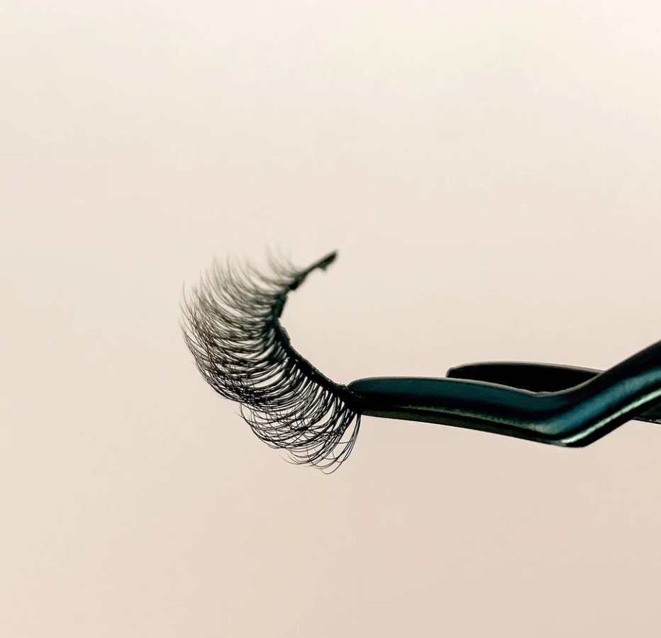 QMBeautique HEY CURL HEY Magnetic Lashes