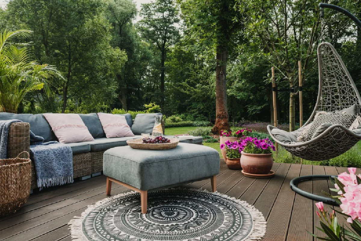 Creating An Outdoor Living Space You'll Love