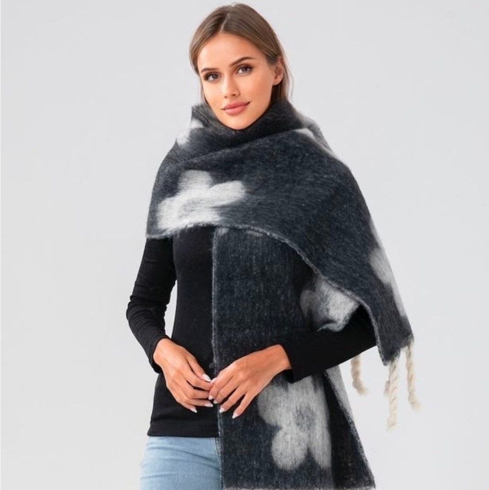 BAZ Flower Punch Blanket Scarf - Black
