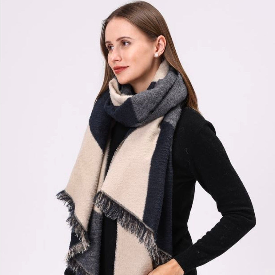 BAZ Geo Print Blanket Scarf