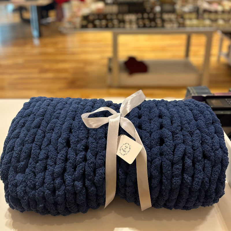 Soft & Snuggly Co. MEDIUM Hand-Woven Chunky Blanket