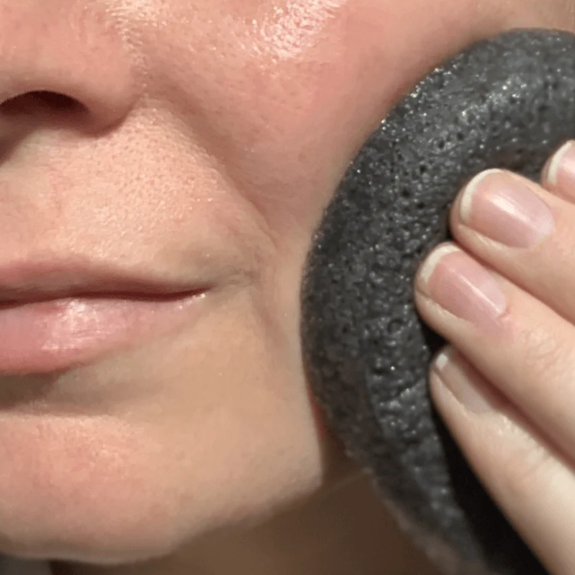 Wildpier Bamboo Charcoal Konjac Sponge