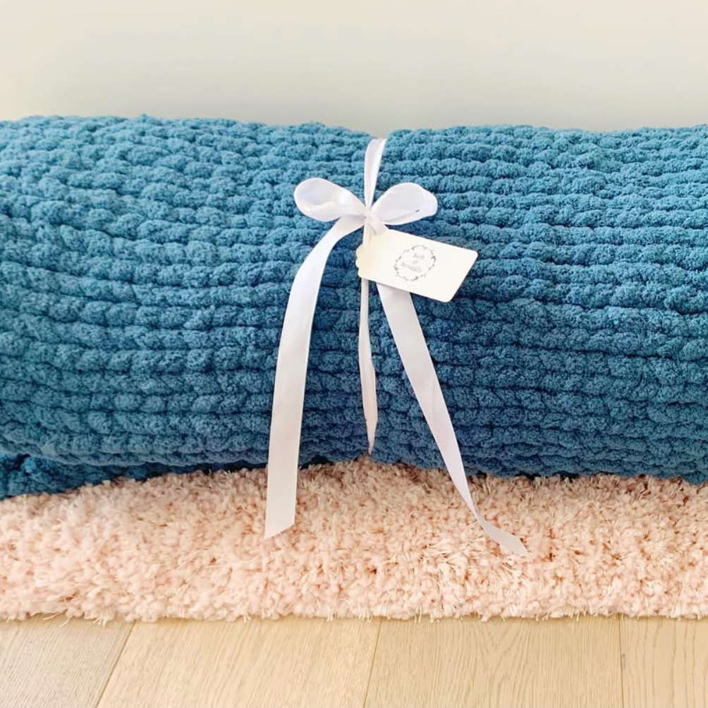 Soft & Snuggly Co. SMALL Hand-Woven Chunky Blanket