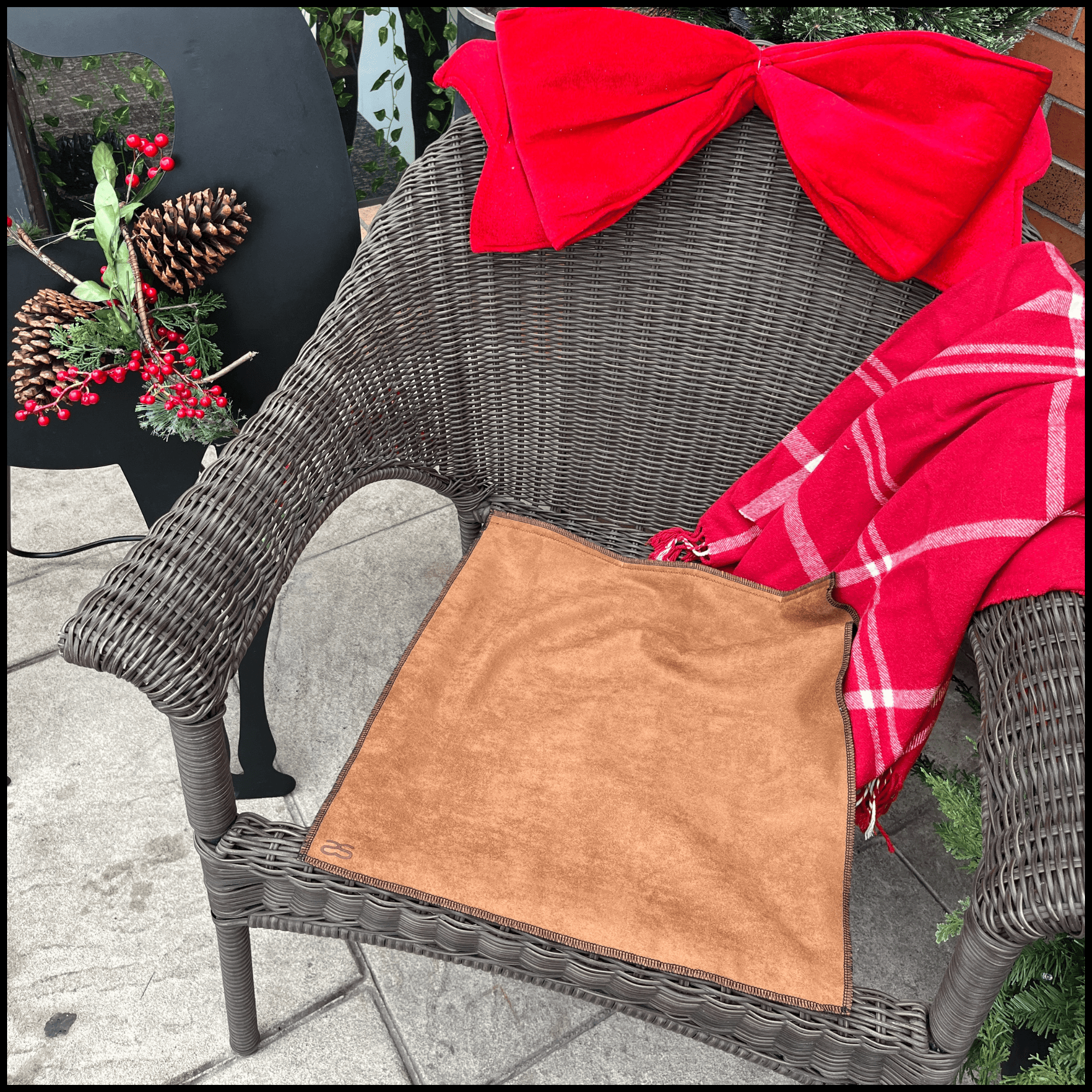 SeatSquare SINNAMON SUEDE + Suede Carry Pouch