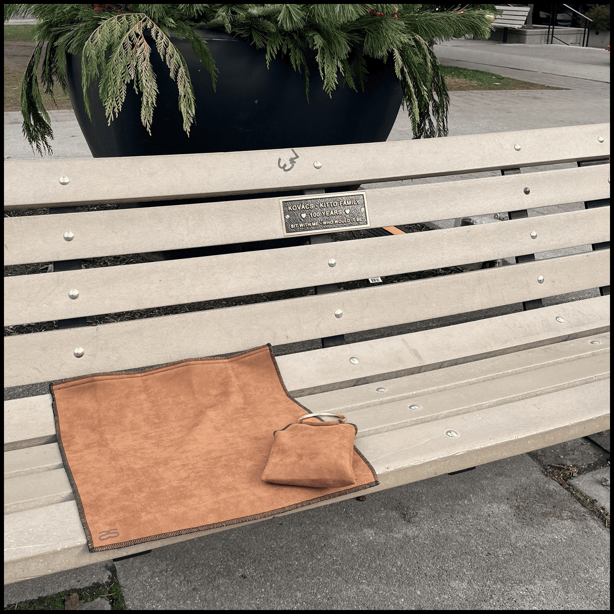 SeatSquare SINNAMON SUEDE + Suede Carry Pouch